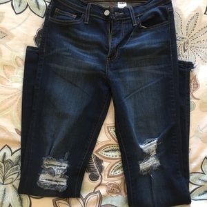 Skinny Jeans with Destruction